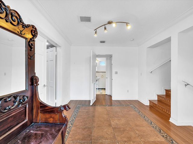 518 N Riverside Drive, Pompano Beach, FL 33062