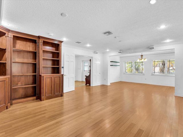 518 N Riverside Drive, Pompano Beach, FL 33062