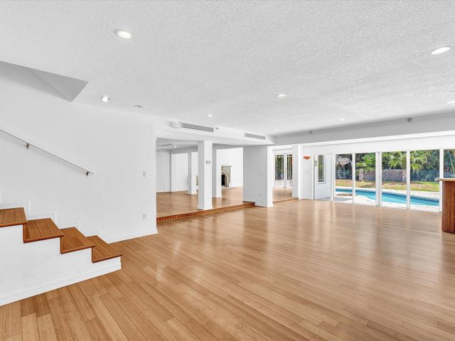 518 N Riverside Drive, Pompano Beach, FL 33062