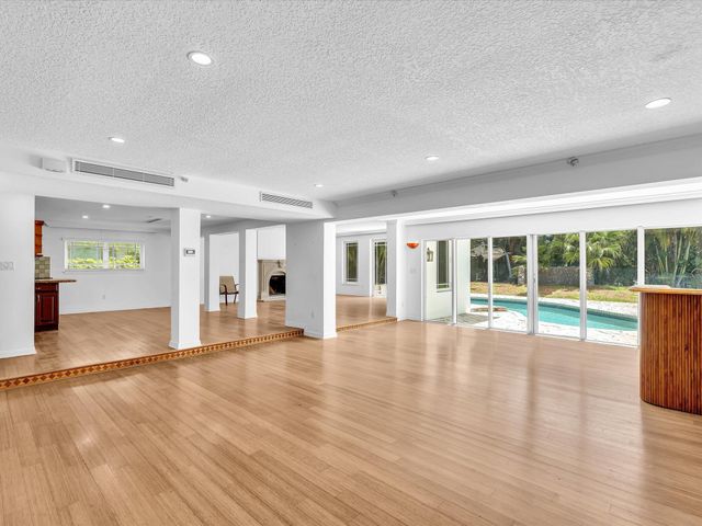 518 N Riverside Drive, Pompano Beach, FL 33062