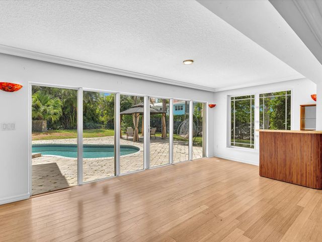 518 N Riverside Drive, Pompano Beach, FL 33062