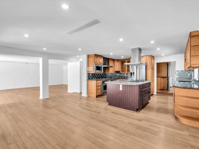 518 N Riverside Drive, Pompano Beach, FL 33062