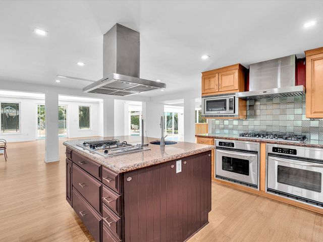 518 N Riverside Drive, Pompano Beach, FL 33062