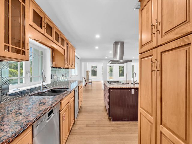 518 N Riverside Drive, Pompano Beach, FL 33062