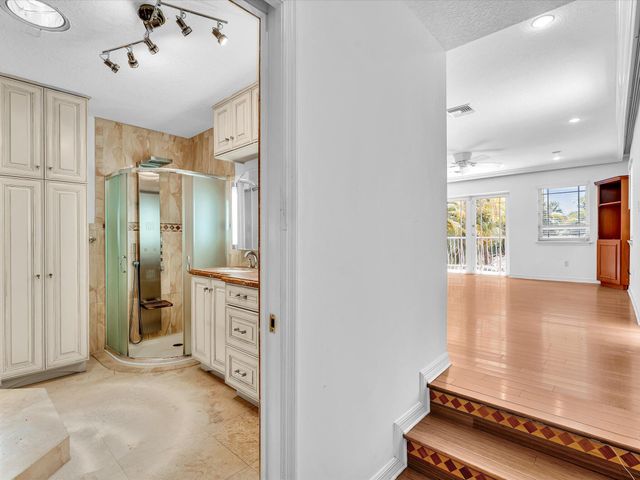 518 N Riverside Drive, Pompano Beach, FL 33062