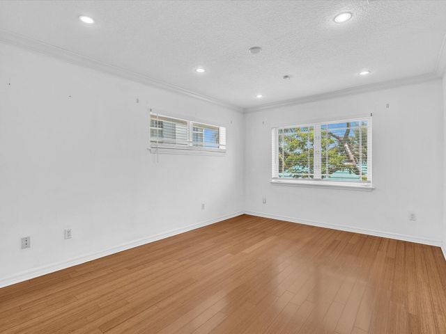 518 N Riverside Drive, Pompano Beach, FL 33062