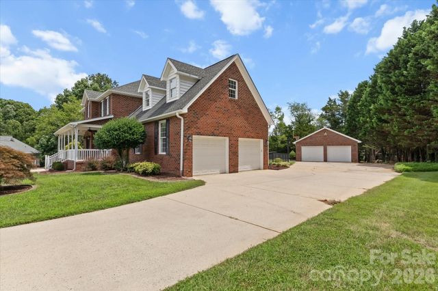 136 Summerchase Lane, Mooresville, NC 28117
