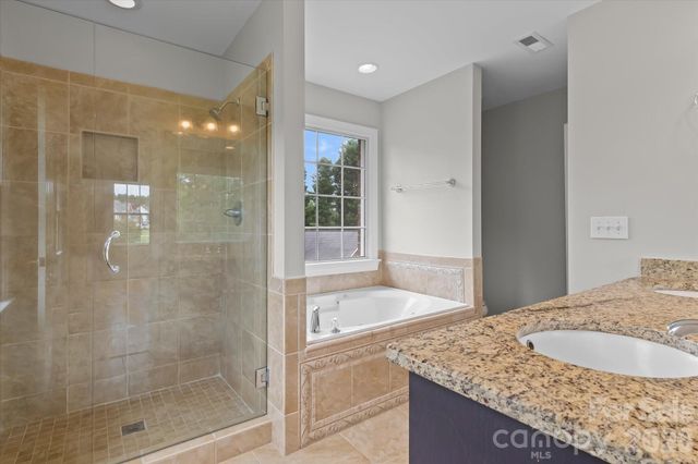 136 Summerchase Lane, Mooresville, NC 28117