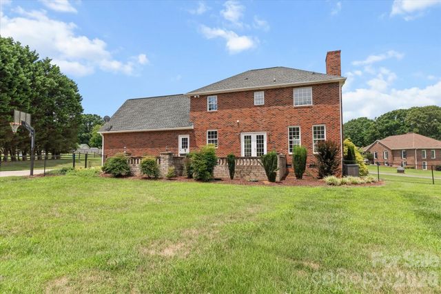 136 Summerchase Lane, Mooresville, NC 28117