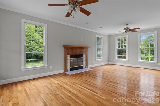 136 Summerchase Lane, Mooresville, NC 28117