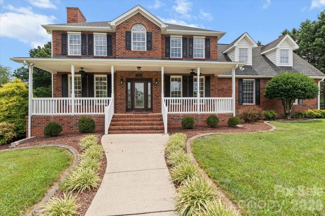 136 Summerchase Lane, Mooresville, NC 28117