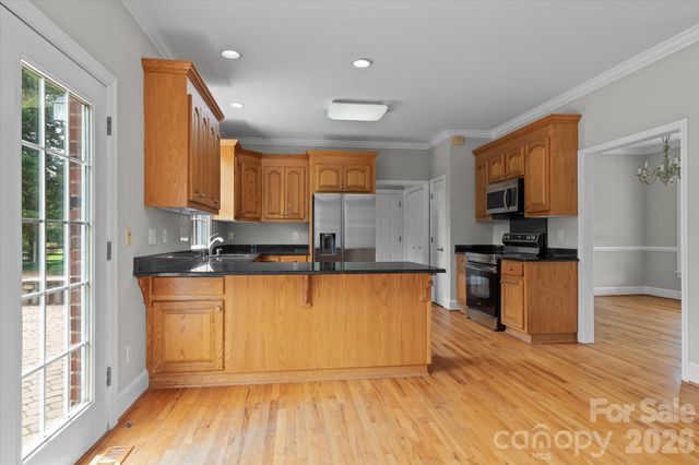 136 Summerchase Lane, Mooresville, NC 28117