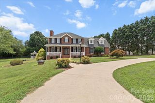136 Summerchase Lane, Mooresville, NC 28117