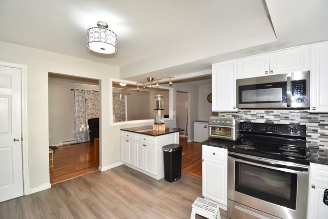 3 Vineland Ave, East Longmeadow, MA 01028