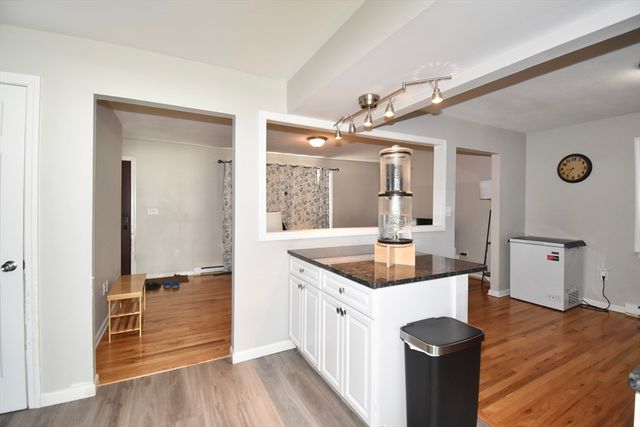 3 Vineland Ave, East Longmeadow, MA 01028