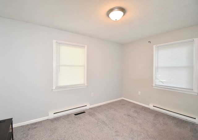 3 Vineland Ave, East Longmeadow, MA 01028