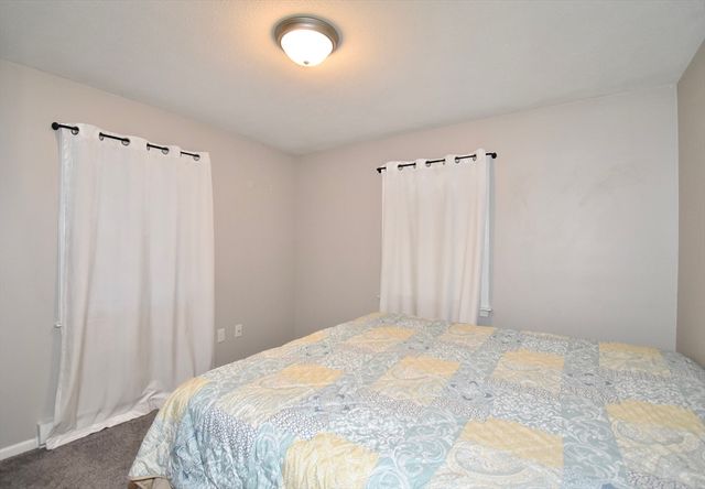 3 Vineland Ave, East Longmeadow, MA 01028