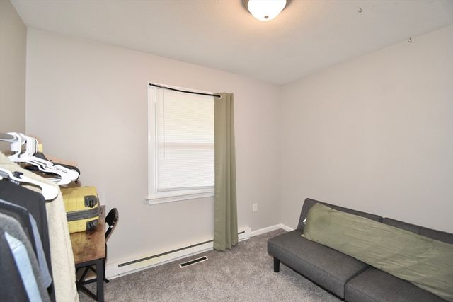 3 Vineland Ave, East Longmeadow, MA 01028