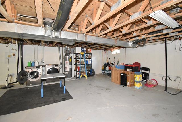 3 Vineland Ave, East Longmeadow, MA 01028