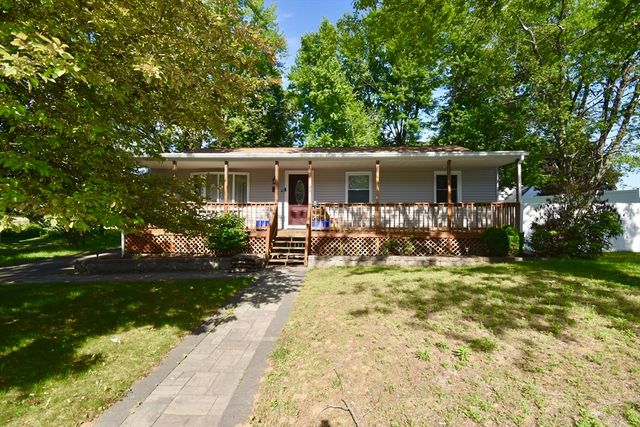 3 Vineland Ave, East Longmeadow, MA 01028