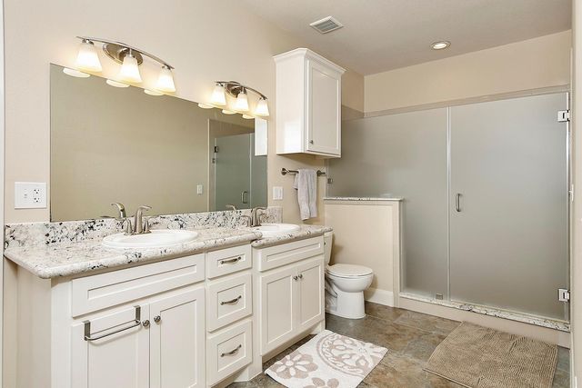 3723 Bayshore Drive, Bacliff, TX 77518