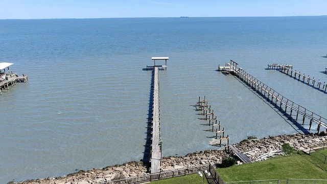 3723 Bayshore Drive, Bacliff, TX 77518