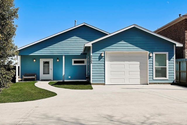 3723 Bayshore Drive, Bacliff, TX 77518