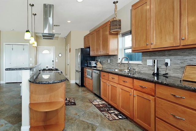 3723 Bayshore Drive, Bacliff, TX 77518