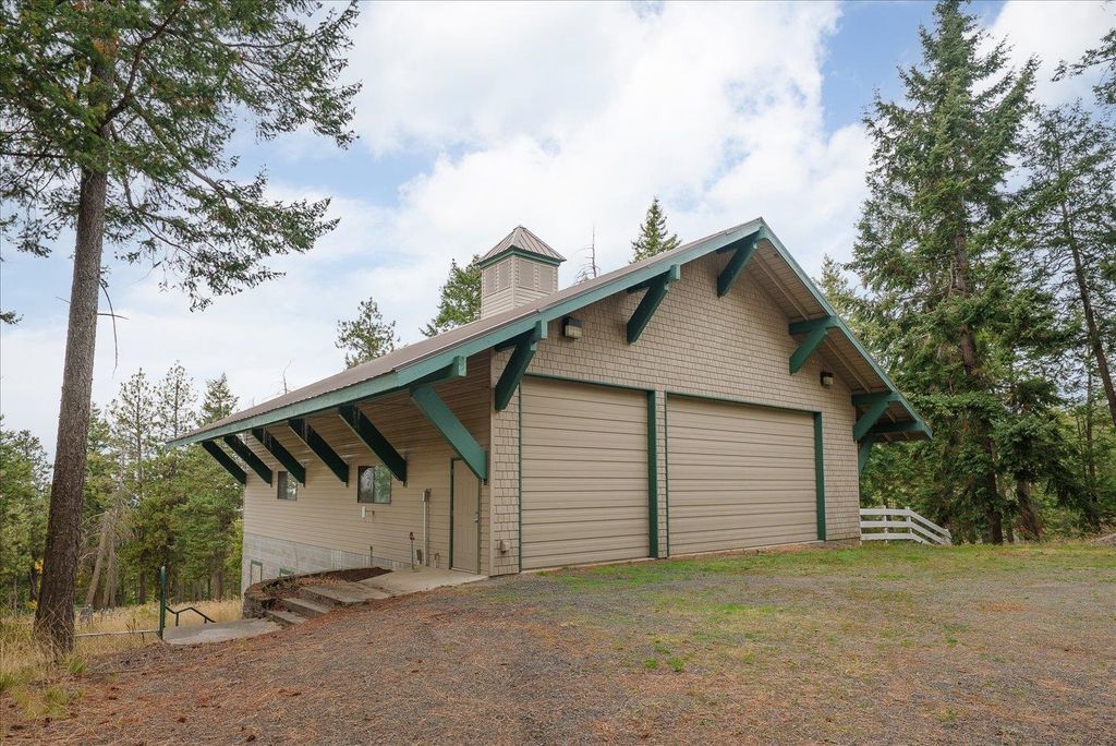 7611 S Mountain Springs Ln, Spokane, WA 99223 photo 3
