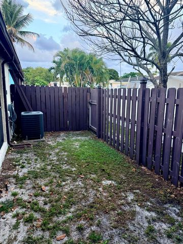 5624 Biscayne Drive, Greenacres, FL 33463