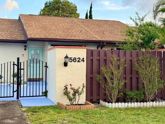 5624 Biscayne Drive, Greenacres, FL 33463