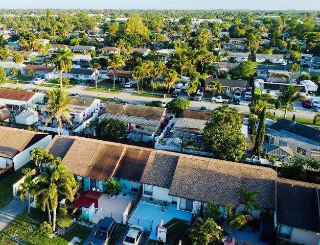 5624 Biscayne Drive, Greenacres, FL 33463