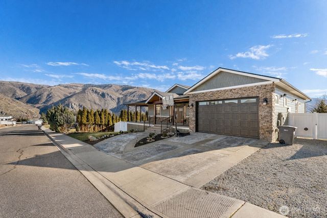 1038 Crest Loop, Entiat, WA 98822