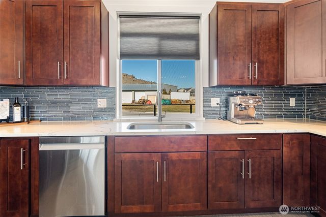 1038 Crest Loop, Entiat, WA 98822