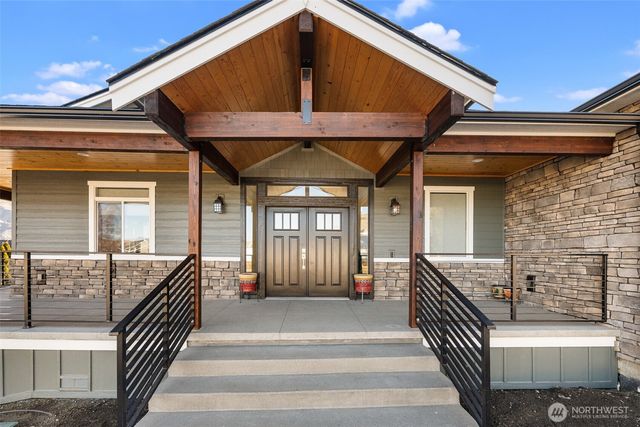 1038 Crest Loop, Entiat, WA 98822