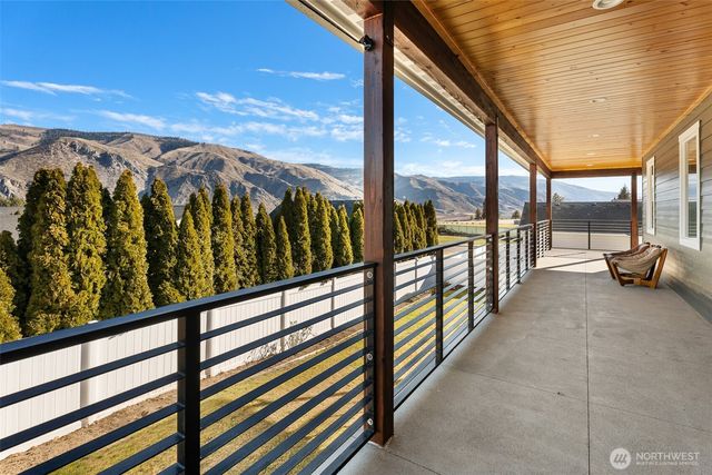 1038 Crest Loop, Entiat, WA 98822