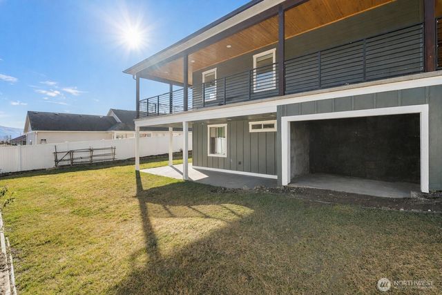 1038 Crest Loop, Entiat, WA 98822