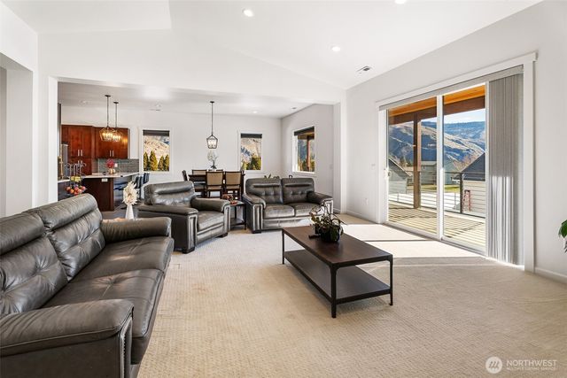 1038 Crest Loop, Entiat, WA 98822