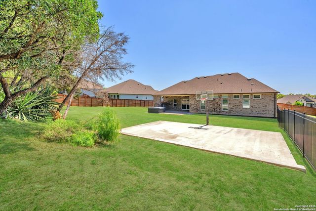8299 Apache Frst, Garden Ridge, TX 78266