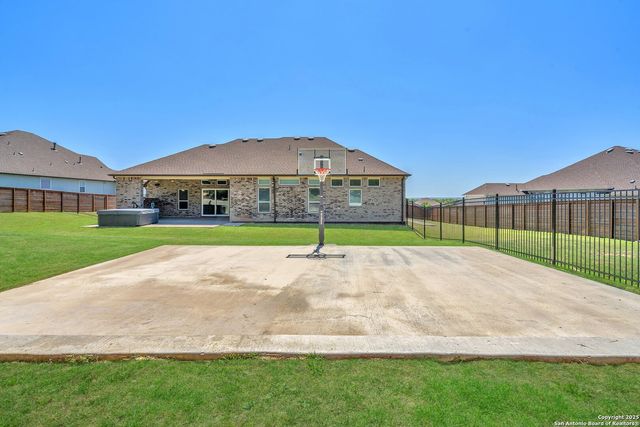8299 Apache Frst, Garden Ridge, TX 78266