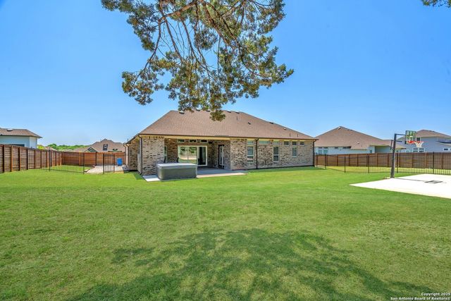 8299 Apache Frst, Garden Ridge, TX 78266