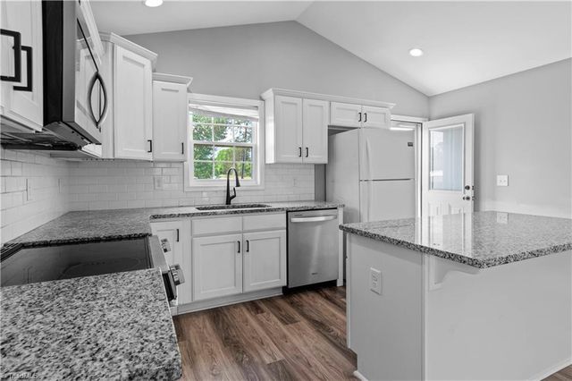 100 Hillside Drive, Thomasville, NC 27360