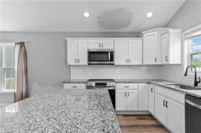 100 Hillside Drive, Thomasville, NC 27360