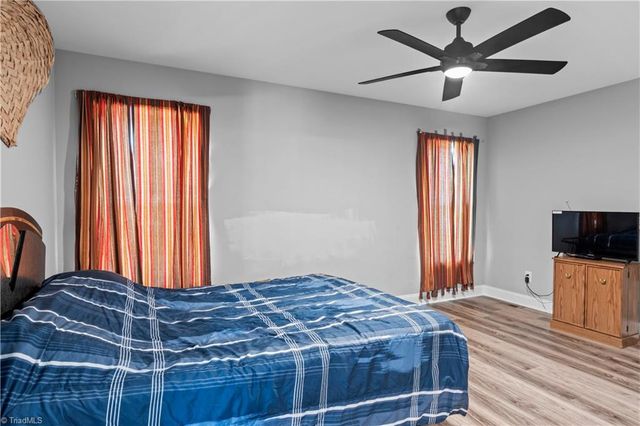 100 Hillside Drive, Thomasville, NC 27360