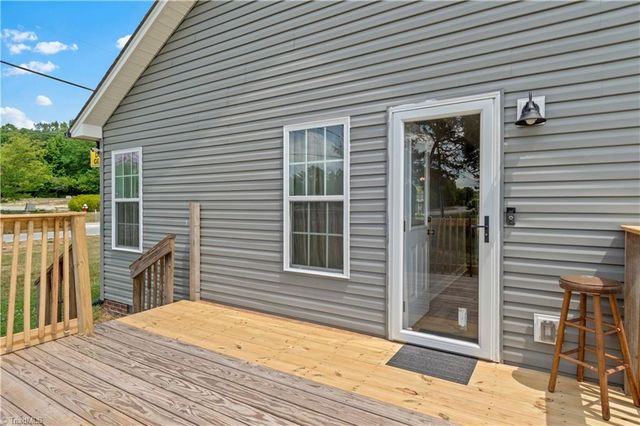 100 Hillside Drive, Thomasville, NC 27360
