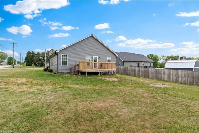 100 Hillside Drive, Thomasville, NC 27360