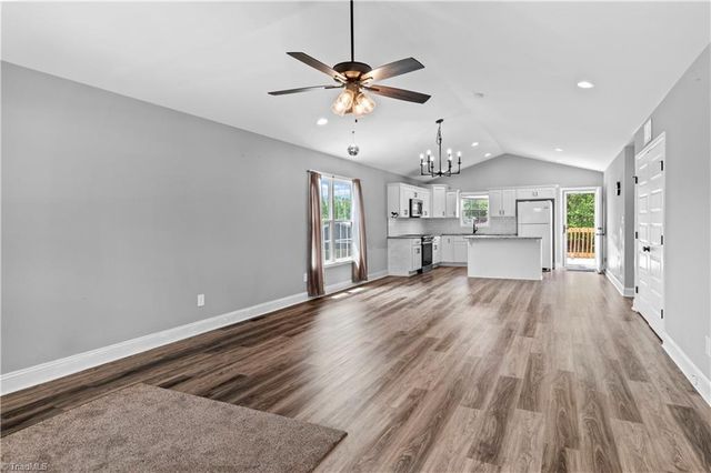100 Hillside Drive, Thomasville, NC 27360