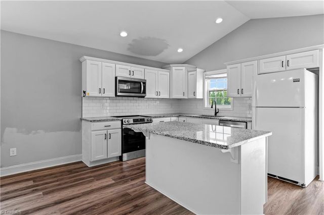 100 Hillside Drive, Thomasville, NC 27360