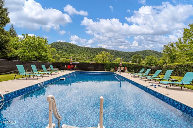 2420 Volunteer Parkway Apt 4, Bristol, TN 37620