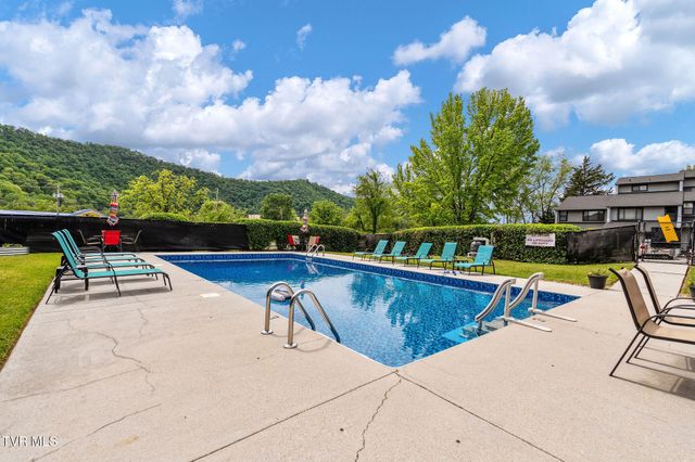 2420 Volunteer Parkway Apt 4, Bristol, TN 37620